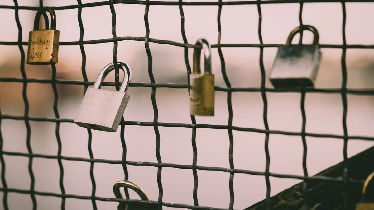 Парсинг сайта: почему IP-блокировка не работает и 4 метода обхода