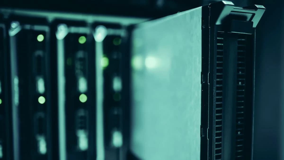 Перехват против холодной базы: чем горячий контакт отличается от справочника